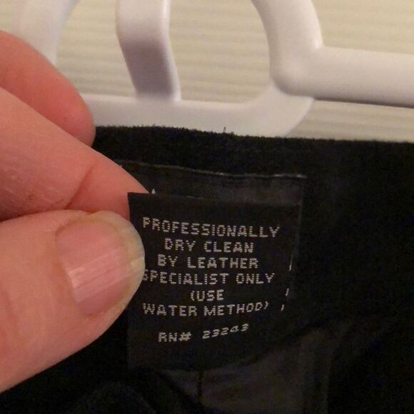 Black leather pants - Picture 3 of 8